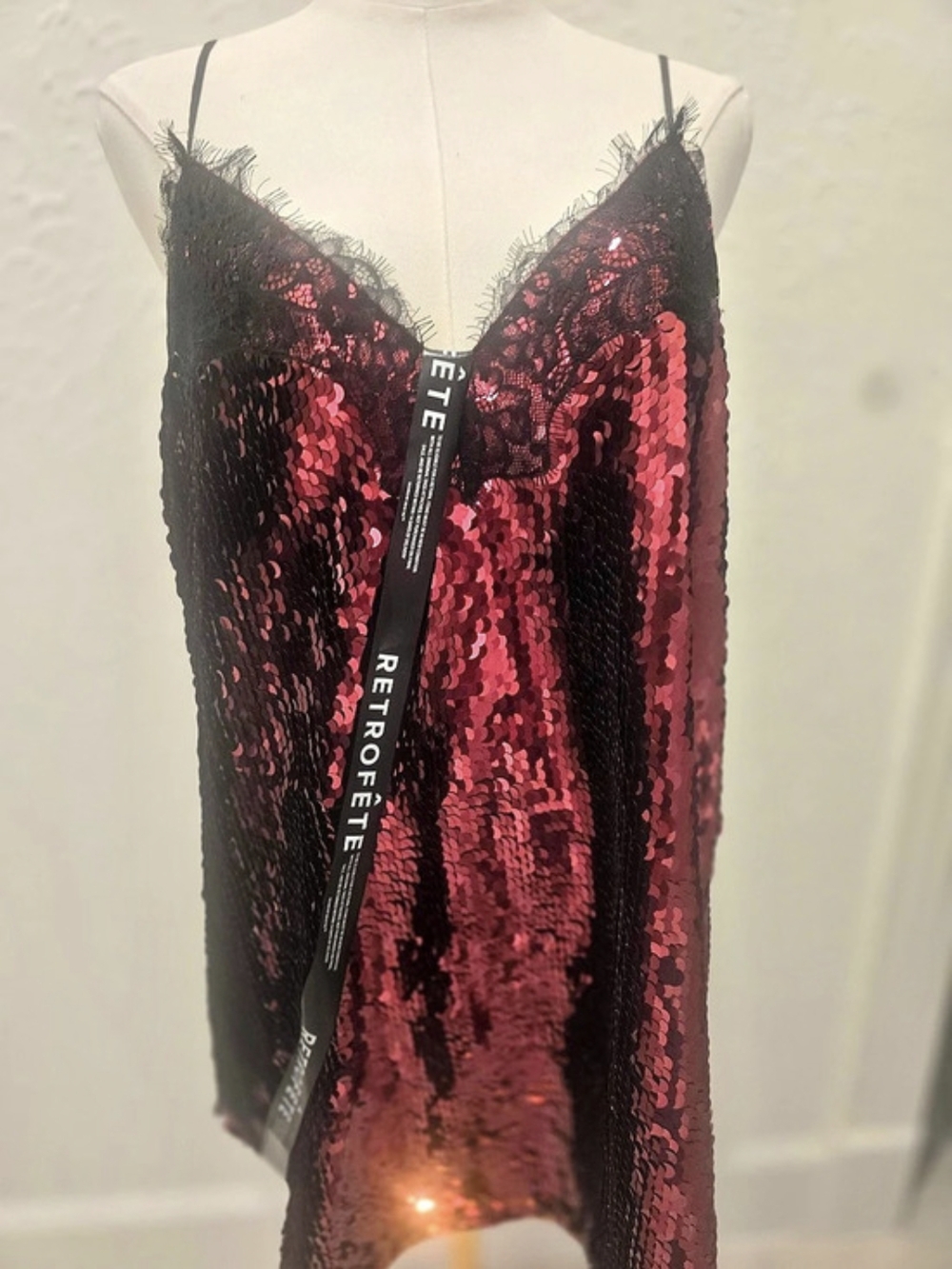 Retrofête M NWT Burgundy Sequin Lace Mini Dress